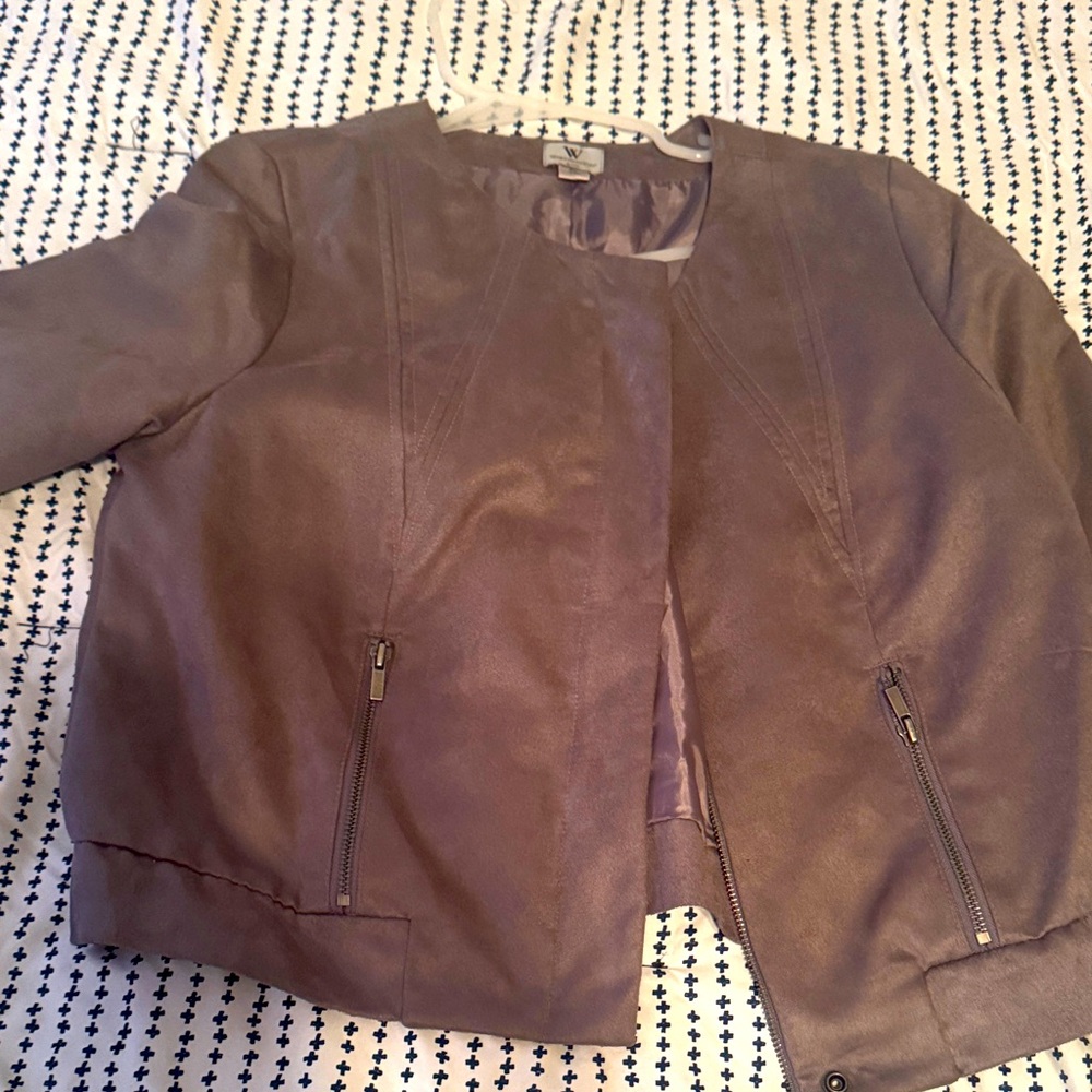 Elegant Women's Gray Blazer